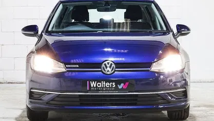 Used VW Golf VII SE 131 HP (96 kW) 2018 Blue Estate
