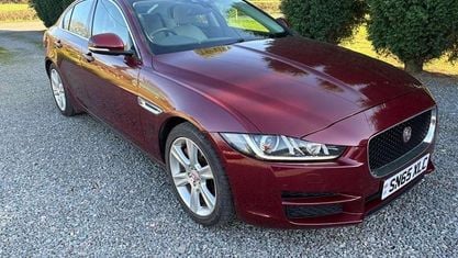 Używany Jaguar XE Portfolio 241 KM (177 kW) 2015 Czerwony Sedan/Limuzyna