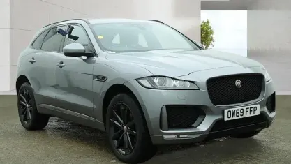 Begagnad Jaguar F-Pace Chequered Flag 179 HK (131 kW) 2020 Grå SUV