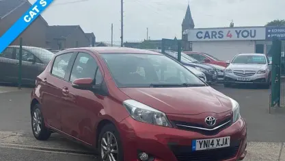 Used Toyota Yaris Plus 101 HP (74 kW) 2014 Red Hatchback