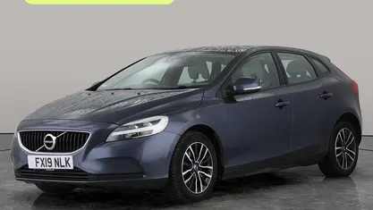 Used Volvo V40 R-Design 122 HP (89 kW) 2019 Hatchback