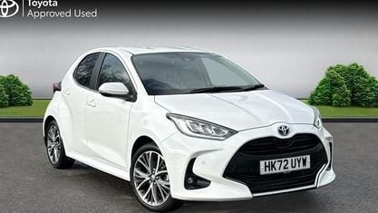 Used Toyota Yaris Hybrid 116 HP (85 kW) 2023 White Hatchback