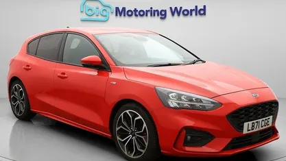 Used Ford Focus ST-Line X 120 HP (88 kW) 2020 Red Hatchback