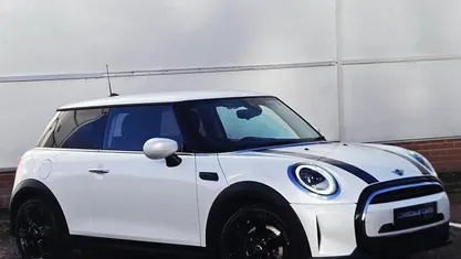 Used 2023 Mini Cooper Classic Hatchback | £17,295 (Good price)