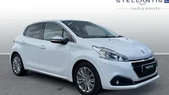 White Used 2017 Peugeot 208 Allure Hatchback | £6,778 (Fair price)