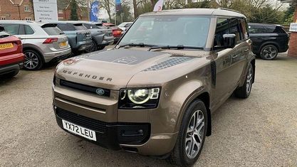 Begagnad Land Rover Defender 249 HK (183 kW) 2023 SUV