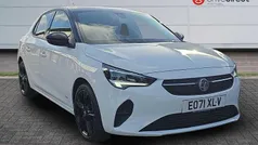 Special paint brilliant summit white Used 2021 Vauxhall Corsa Hatchback | £10,300 (Fair price)