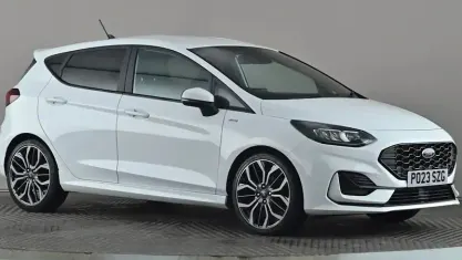Käytetty Ford Fiesta ST-Line X 101 HP (74 kW) 2023 Valkoinen Viistoperä