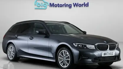 Begagnad BMW 330e 292 HK (214 kW) 2022 Grå Kombi