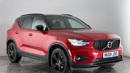 Second-hand Volvo XC40 R-Design 190 CP (139 kW) 2019 Roșu SUV