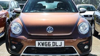 Używany VW Beetle Dune 150 KM (110 kW) 2016 Brązowy Hatchback
