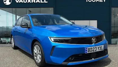 Used Vauxhall Astra Design Edition 131 HP (96 kW) 2023 Blue Hatchback