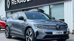 Shadow grey with diamond black roof Used 2024 Renault Mégane Komfort Hatchback | £26,890