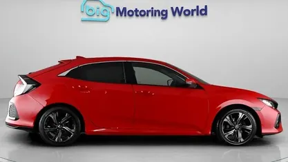 Begagnad Honda Civic SR 129 HK (94 kW) 2018 Röd Halvkombi