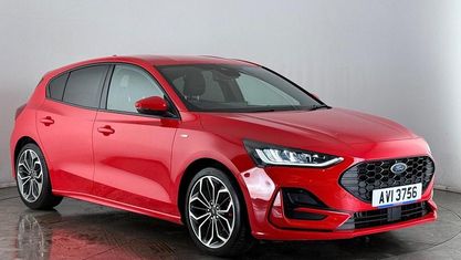 Gebraucht Ford Focus ST-Line X 155 PS (114 kW) 2024 Rot Kleinwagen
