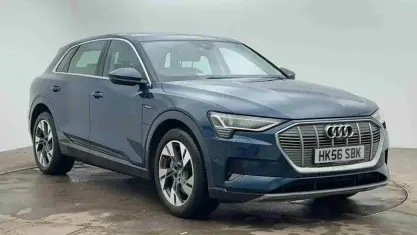 Begagnad Audi e-tron Design 300 kW (408 HK) 2020 SUV