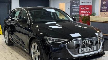 Usado Audi e-tron Advanced 230 kW (313 CV) 2021 Negro SUV