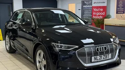 Usado Audi e-tron Advanced 230 kW (313 HP) 2021 Preto SUV