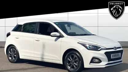Używany Hyundai i20 SE 84 KM (61 kW) 2019 Biały Hatchback