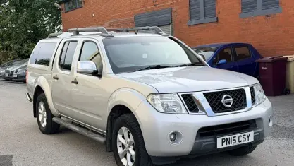 Used Nissan Navara Tekna 190 HP (139 kW) 2015 Silver Pickup
