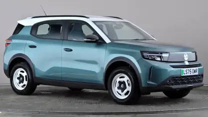 Used Vauxhall Frontera Design Edition 83 kW (113 HP) 2025 Green SUV