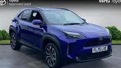 Used 2025 Toyota Yaris Hybrid Design Estate | £26,495 (Fair price)