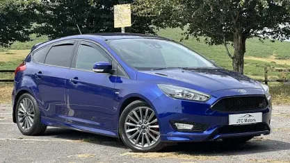 Used Ford Focus ST-Line 120 HP (88 kW) 2016 Blue Hatchback