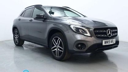 Käytetty Mercedes GLA180 Urban 122 HP (89 kW) 2019 Harmaa Katumaasturi
