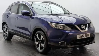 Blue Used 2016 Nissan Qashqai N-Connecta SUV | £10,750 (Fair price)