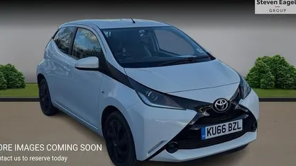 Used Toyota Aygo X-play 69 HP (50 kW) 2018 Hatchback
