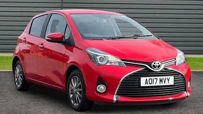 Used Toyota Yaris 99 HP (72 kW) 2016 Hatchback