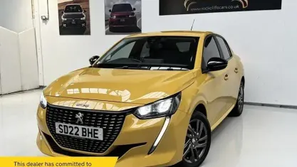 Used Peugeot 208 Active Premium 75 HP (55 kW) 2022 Yellow Hatchback