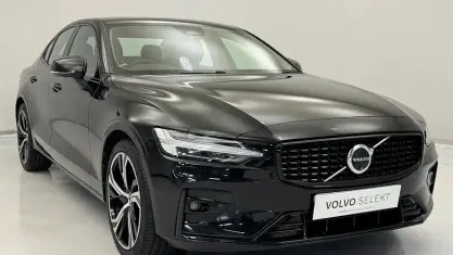 Used Volvo S60 Ultimate 250 HP (183 kW) 2023 Black Sedan