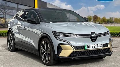 Begagnad Renault Megane E-Tech 160 kW (218 HK) 2023 Grå Halvkombi