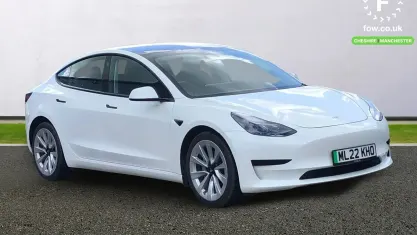 Używany Tesla Model 3 Standard Range 180 kW (245 KM) 2021 Biały Sedan/Limuzyna