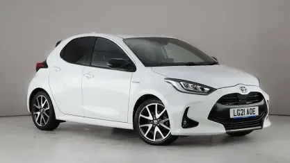 Used Toyota Yaris 116 HP (85 kW) 2021 White Hatchback