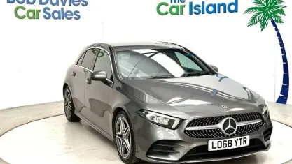 Begagnad Mercedes A180 AMG line 136 HK (100 kW) 2020 Halvkombi