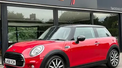 Used Mini Cooper Chili 136 HP (100 kW) 2018 Red Hatchback