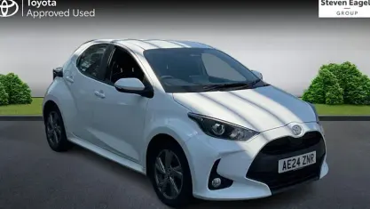 Used Toyota Yaris 116 HP (85 kW) 2024 White Hatchback