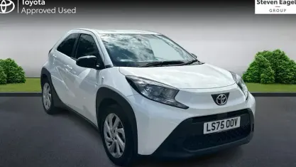 Used Toyota Aygo X PURE 72 HP (52 kW) 2025 White SUV