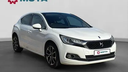 Used DS Automobiles DS4 Prestige 120 HP (88 kW) 2016 White Hatchback