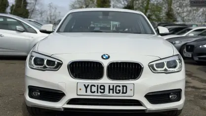 Used BMW 118 Comfort Edition 136 HP (100 kW) 2019 White Hatchback