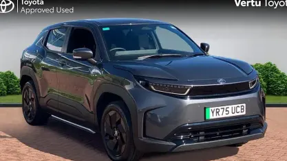 Używany Toyota Urban Cruiser Design 127 kW (174 KM) 2025 Szary SUV