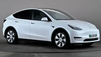 Used Tesla Model Y Long Range AWD 286 kW (389 HP) 2025 SUV