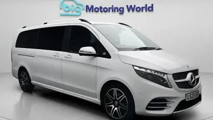 Used Mercedes V300 AMG line 237 HP (174 kW) 2023 White MPV