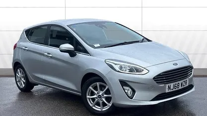 Used Ford Fiesta Zetec 86 HP (63 kW) 2018 Hatchback