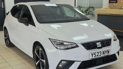 Used Seat Ibiza FR Sport 110 HP (80 kW) 2023 White Hatchback