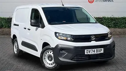 White Used 2024 Vauxhall Combo S MPV | £14,139 (Fair price)