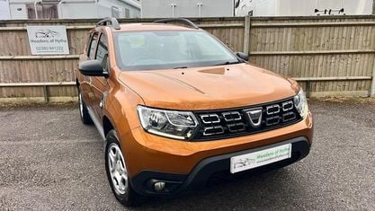Begagnad Dacia Duster Essentiel 116 HK (85 kW) 2019 Orange SUV