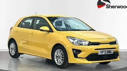 Used Kia Rio 84 HP (61 kW) 2021 Yellow Hatchback
